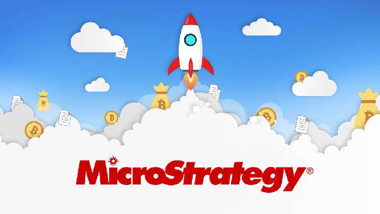 Акции MicroStrategy обгоняют биткоин: в чем секрет успеха?